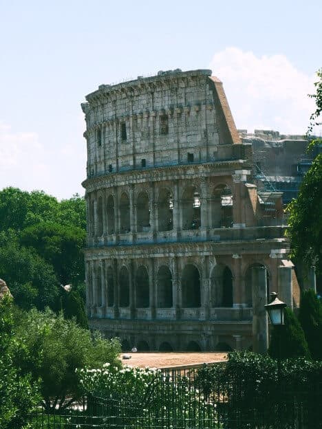 Voli per Roma (ROM)